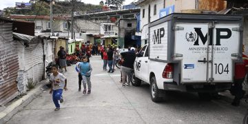 Vicepresidenta, ministerios y autoridades expresan condolencias. /Foto: Álvaro Interiano.