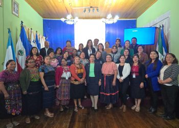 Evalúan retos y desafíos que enfrentan las mujeres en las comunidades de Quetzaltenango