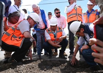 Presidente supervisa avances de tramo carretero en Chiquimula que beneficiará a más de 68 mil guatemaltecos