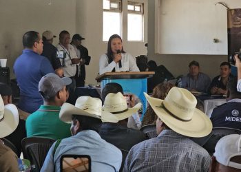 Gobierno impulsa el programa Mano a Mano en San Carlos Alzatate