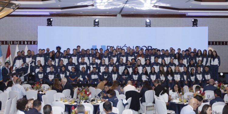 COG y CDAG rinden homenaje a delegación de Juegos Bolivarianos del Bicentenario, Ayacucho 2024