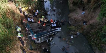 Accidente de autobús extraurbano en zona 6 dejó 54 fallecidos. / Foto: Dickéns Zamora.