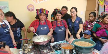 Comunidad de Cajolá, Quetzaltenango aprende recetas saludables. (Foto: MSPAS)