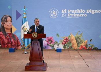 El presidente Bernrdo Arévalo aseguró que se implementará el nuevo regralmento de tránsito a fin de hacer que el transporte público sea seguro.