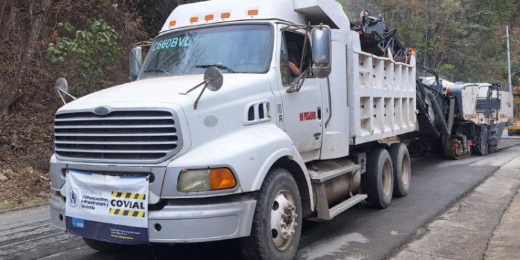 CIV reactiva recapeo en ruta Huehuetenango-frontera con México. / Foto: CIV.