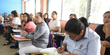 Se impartirá taller de capacitación para certificarse como niñera. /Foto: SBS.