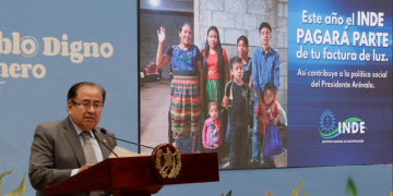 Con esta nueva asignación de 986 millones de quetzales, el gobierno espera beneficiar a más de 11 millones de personas en todo el territorio nacional. / Foto: Daniel Ordoñez