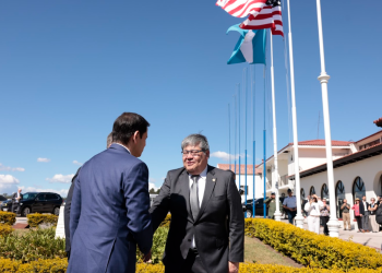El ministro de Gobernación, Francisco Jiménez, sostuvo una reunión con el secretario de Estado de Estados Unidos, Marco Rubio. / Foto: Noé Pérez
