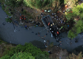 Bus provenía de la aldea Estancia de la Virgen, San Cristóbal Acasaguastlán, El Progreso. (Foto: DCA)