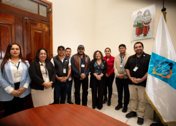 Fortalecen programas para la niñez y adultos mayores en Petén