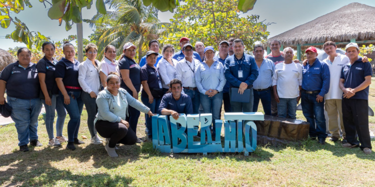 Supervisión de las mejoras en centros recreativos del Estado. /Foto: Mintrab.