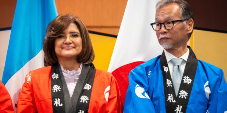 Vicepresidenta Karin Herrera participa en Natalicio de Emperador de Japón. (Foto: Vicepresidencia)