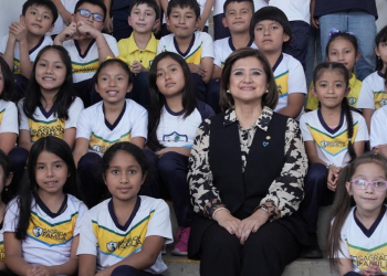 Vicepresidenta Karin Herrera envía mensaje a estudiantes por inicio de ciclo escolar 2025. (Foto: Vicepresidencia)