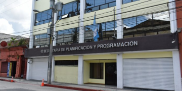 El programa busca brindar oportunidades educativas a jóvenes guatemaltecos. / Foto: Segeplan