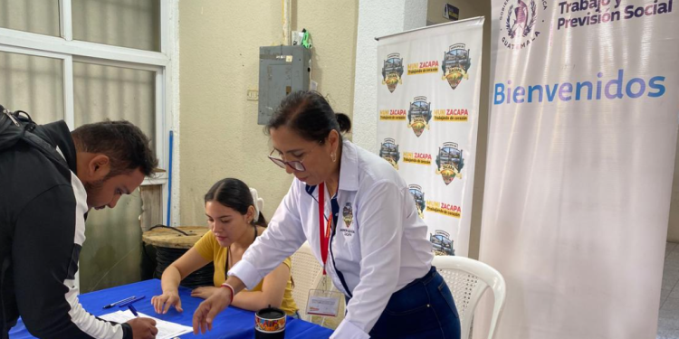 Mintrab realiza ferias de trabajo en distintos puntos del país. /Foto: Mintrab.