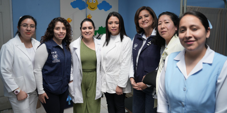 La Vicepresidenta verificó la implementación de la Política de Primera Infancia en el Hospital de San Marcos. / Foto: Vicepresidencia de la República.