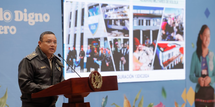 El ministro de la Defensa Nacional Henry Saenz participó en La Ronda de la semana. / Foto: Gilber Garcia