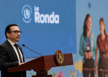 Viceministro de Antinarcóticos, Werner Ovalle participó en la ronda de la semana. / Foto: Gilber Garcia