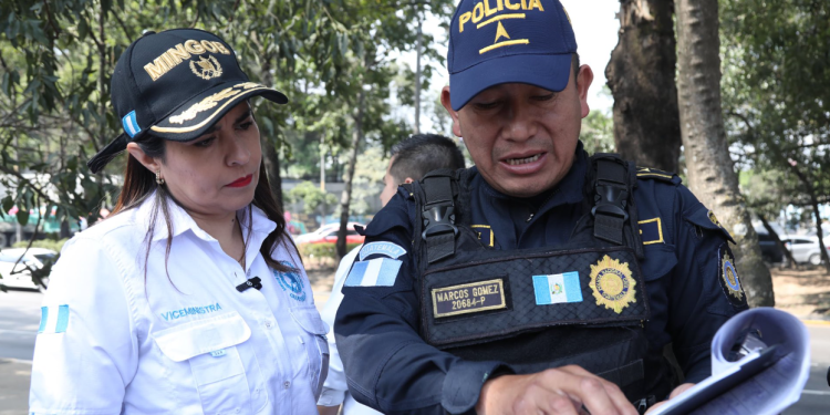 Viceministra de Seguridad supervisa operativos de seguridad en zona 8. /Foto: Mingob.