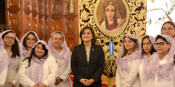 Entregan Orden Vicepresidencial a la Hermandad de Candelaria. / Foto: José Acuña y Noé Pérez.