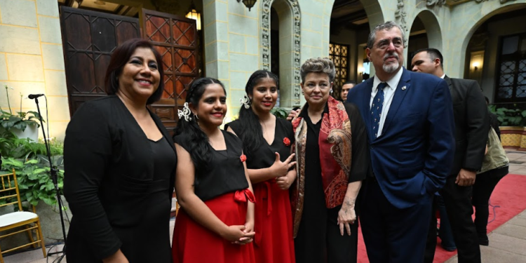 Presidente y la primera dama participaron en el segundo aniversario del Coro Nacional para Personas con Discapacidad. (Foto: Byron de la Cruz)