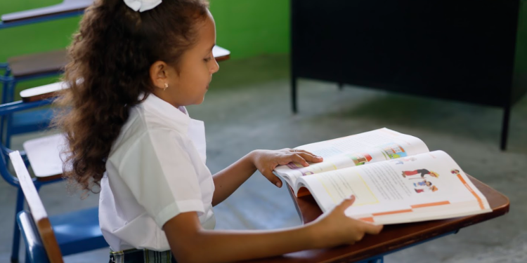 Mineduc distribuyó más de un millón de libros de texto en idiomas mayas para los niveles de preprimaria y primaria. / Foto: Gilber García.