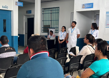 Charla de medidas de prevención del cáncer. / Foto: IGSS.