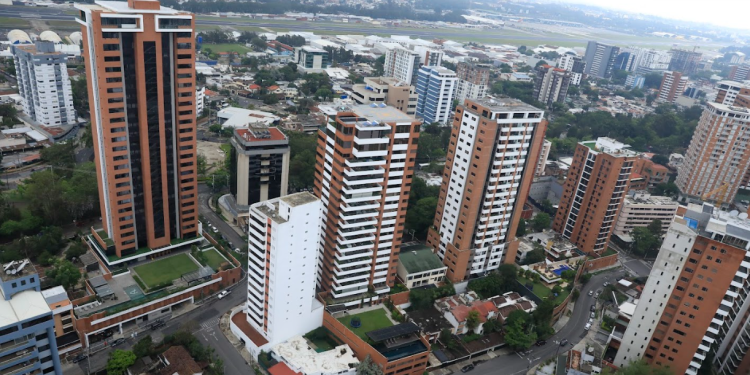 Fitch Ratings mejora perspectiva de la calificación crediticia de Guatemala. / Foto: Noé Pérez.