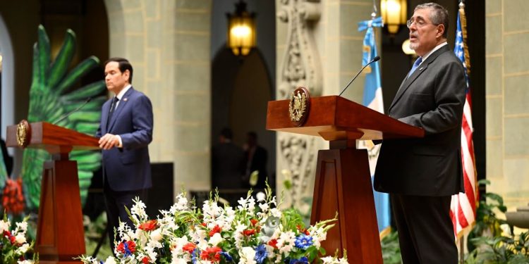 Conferencia conjunta del presidente de Guatemala, Bernardo Arévalo, y el secretario de Estado de Estados Unidos, Marco Rubio. / Foto: Álvaro Interiano.
