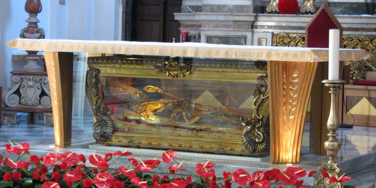 Cuerpo incorrupto de San Valentín en la basílica que lleva su nombre, en Terni, Italia. / Foto: Wikipedia.