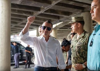 El presidente de Ecuador, Daniel Noboa, se perfila como el posible ganador de las elecciones de este domingo, según encuesta a boca de urna.