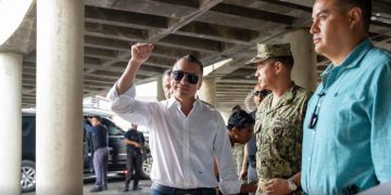 El presidente de Ecuador, Daniel Noboa, se perfila como el posible ganador de las elecciones de este domingo, según encuesta a boca de urna.