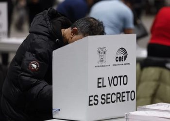 Miles de ecuatorianos acuden a las urnas para elegir nuevo presidente y miembros de la Asamblea Nacional (Congreso).
