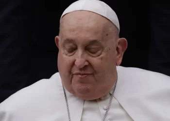 El papa Francisco pide por el cese de la guerra en el mundo. / Foto: Lecturas.