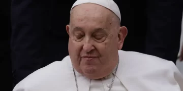 El papa Francisco pide por el cese de la guerra en el mundo. / Foto: Lecturas.