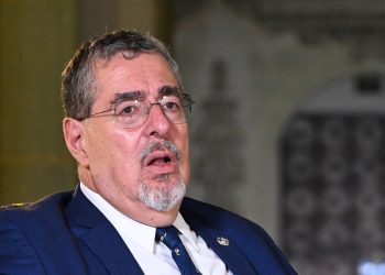 El presidente Bernardo Arévalo habla sobre rutas como medios de desarrollo. / Foto: Byron de la Cruz.