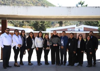 Autoridades educativas trabajan en proyectos en Sacatepéquez. (Foto: Mineduc)