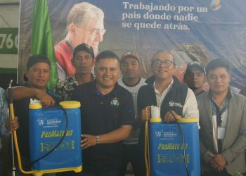 Fodes facilita equipo para promover la seguridad hídrica y alimentaria. /Foto: Mides.