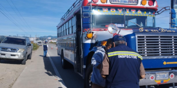 Inspecciones de tránsito en Guatemala. / Foto: DGT.