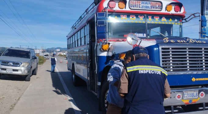 Inspecciones de tránsito en Guatemala. / Foto: DGT.