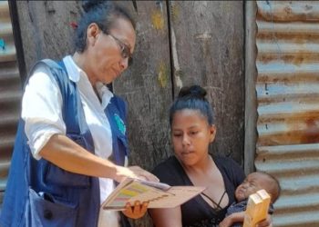 La enfermera Cristina Muñoz contribuye a la salud rural de Escuintla. / Foto: MSPAS.