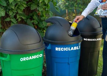 Medio Ambiente El MEM instaló recipientes específicos para la disposición de desechos en las dos sedes del Ministerio.