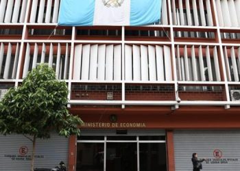 El Ministerio de Economía escogerá a los seis candidatos mejor calificados y los presentará al presidente de la República.