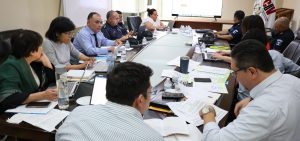 Mesa de trabajo analiza normativa relacionada con seguridad vial. / Foto: DGT.