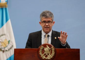 Ministro de Salud Pública y Asistencia Social, Joaquín Barnoya