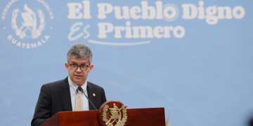 Ministro de Salud en conferencia de prensa habla sobre los avances en la implementación de la Ley para la atención integral del cáncee.