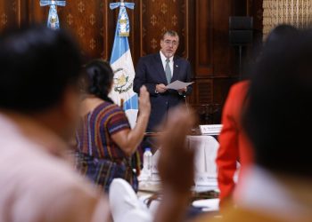 El presidente Bernardo Arévalo, durante la juramentación de los nuevos integrantes del Conadur. /Foto: Alex Jacinto