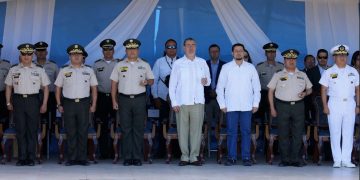 Presidente Bernardo Arévalo en la conmemoración de las Fuerzas de Tierra.