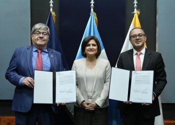 Vicepresidenta lidera firma de convenio de entornos libres de drogas para los jóvenes. / Foto: Vicepresidencia de la República.