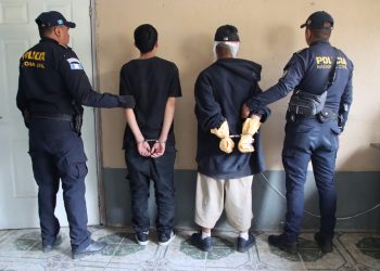 Capturan a pandilleros El operativo policial fue resultado del seguimiento a un asesinato ocurrido en el sector de autobuses de la colonia Altos de Santa María, también en San Pedro Ayampuc. / Foto: PNC